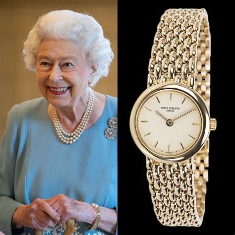 Elizabeth II watches